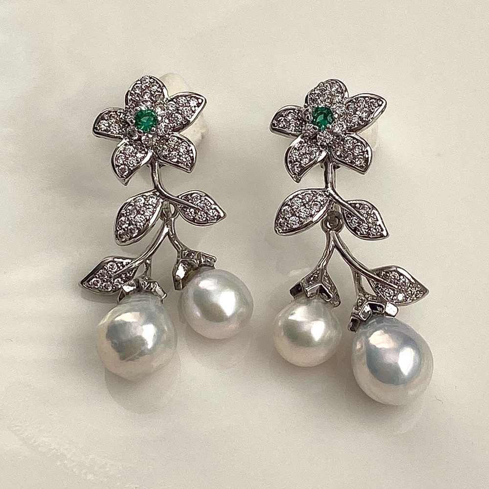 E119-Handmade High Quality Blue Luster Freshwater Pearl Flower Earring - Picture 1 of 7